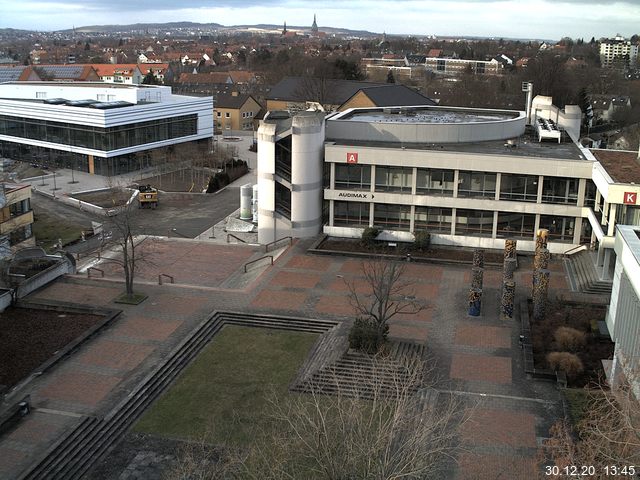 Foto der Webcam: Verwaltungsgebäude, Innenhof mit Audimax, Hörsaal-Gebäude 1