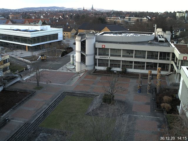 Foto der Webcam: Verwaltungsgebäude, Innenhof mit Audimax, Hörsaal-Gebäude 1