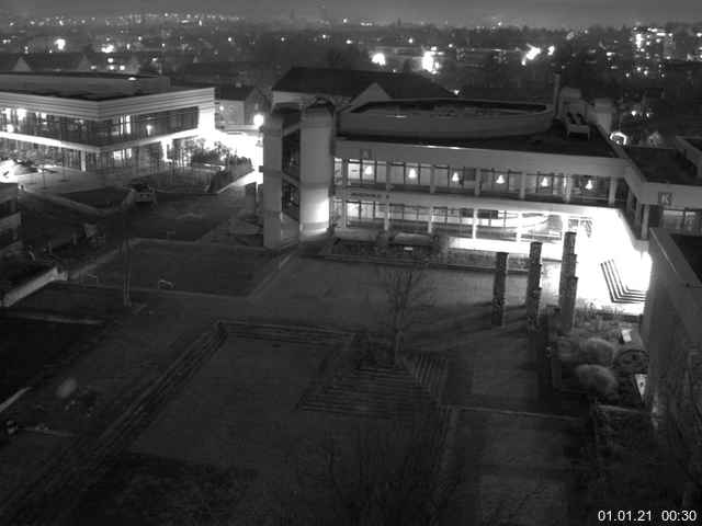 Foto der Webcam: Verwaltungsgebäude, Innenhof mit Audimax, Hörsaal-Gebäude 1