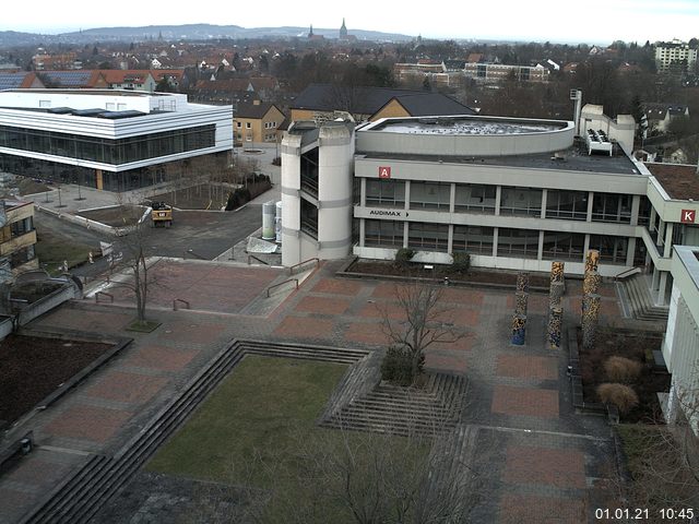 Foto der Webcam: Verwaltungsgebäude, Innenhof mit Audimax, Hörsaal-Gebäude 1