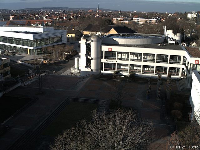 Foto der Webcam: Verwaltungsgebäude, Innenhof mit Audimax, Hörsaal-Gebäude 1