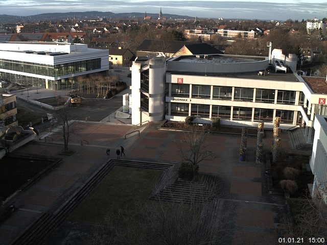 Foto der Webcam: Verwaltungsgebäude, Innenhof mit Audimax, Hörsaal-Gebäude 1