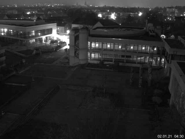 Foto der Webcam: Verwaltungsgebäude, Innenhof mit Audimax, Hörsaal-Gebäude 1