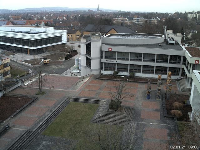 Foto der Webcam: Verwaltungsgebäude, Innenhof mit Audimax, Hörsaal-Gebäude 1