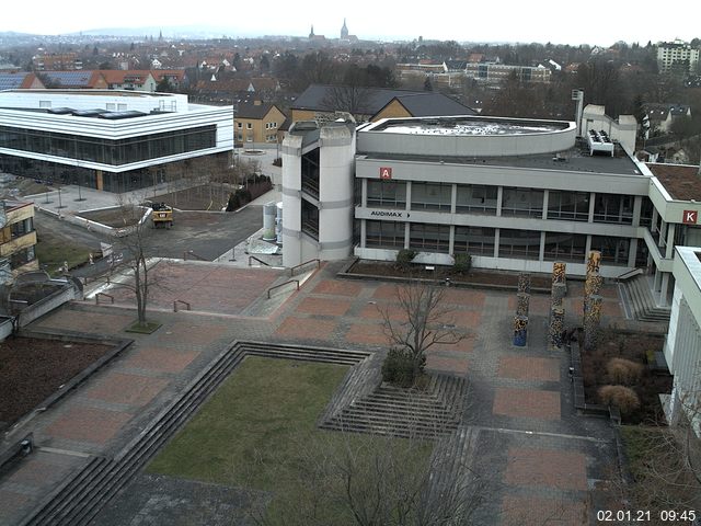 Foto der Webcam: Verwaltungsgebäude, Innenhof mit Audimax, Hörsaal-Gebäude 1