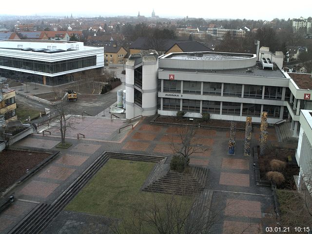 Foto der Webcam: Verwaltungsgebäude, Innenhof mit Audimax, Hörsaal-Gebäude 1