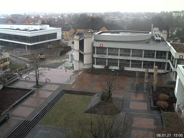 Foto der Webcam: Verwaltungsgebäude, Innenhof mit Audimax, Hörsaal-Gebäude 1