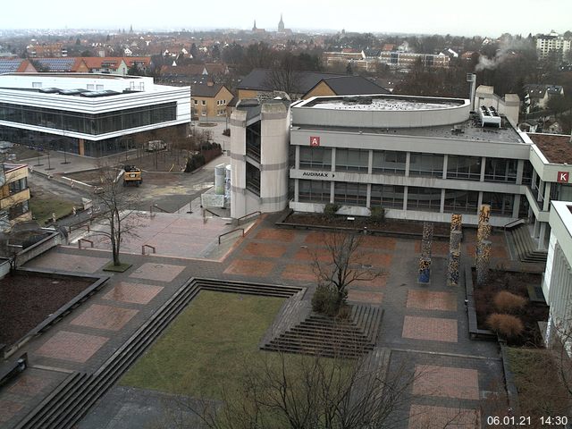 Foto der Webcam: Verwaltungsgebäude, Innenhof mit Audimax, Hörsaal-Gebäude 1