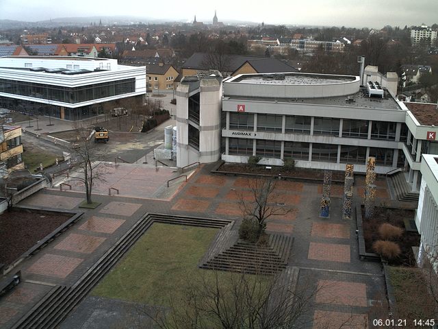 Foto der Webcam: Verwaltungsgebäude, Innenhof mit Audimax, Hörsaal-Gebäude 1