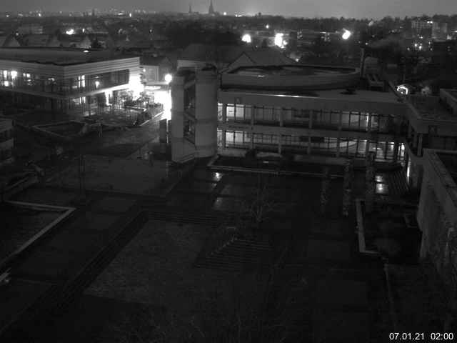 Foto der Webcam: Verwaltungsgebäude, Innenhof mit Audimax, Hörsaal-Gebäude 1