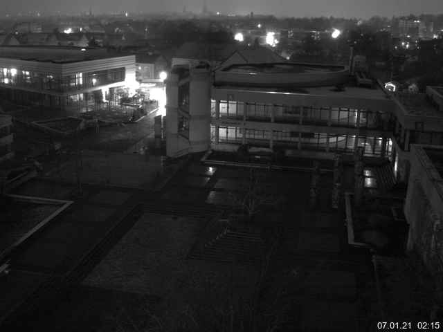 Foto der Webcam: Verwaltungsgebäude, Innenhof mit Audimax, Hörsaal-Gebäude 1