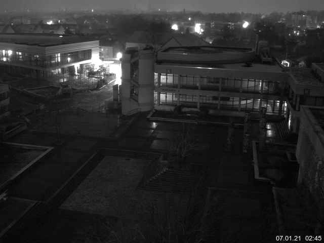 Foto der Webcam: Verwaltungsgebäude, Innenhof mit Audimax, Hörsaal-Gebäude 1