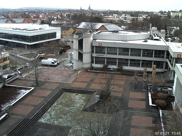 Foto der Webcam: Verwaltungsgebäude, Innenhof mit Audimax, Hörsaal-Gebäude 1