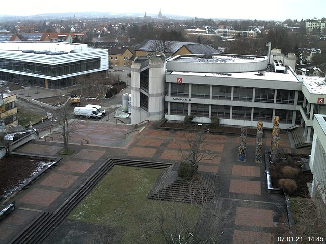 Foto der Webcam: Verwaltungsgebäude, Innenhof mit Audimax, Hörsaal-Gebäude 1