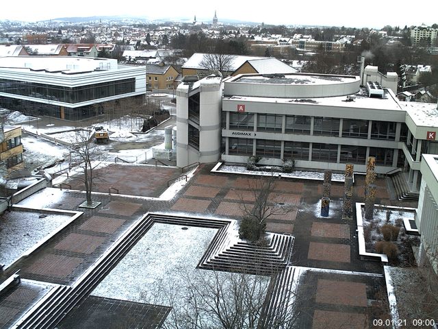 Foto der Webcam: Verwaltungsgebäude, Innenhof mit Audimax, Hörsaal-Gebäude 1