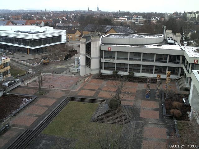 Foto der Webcam: Verwaltungsgebäude, Innenhof mit Audimax, Hörsaal-Gebäude 1