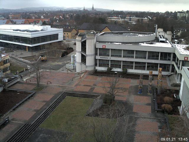 Foto der Webcam: Verwaltungsgebäude, Innenhof mit Audimax, Hörsaal-Gebäude 1