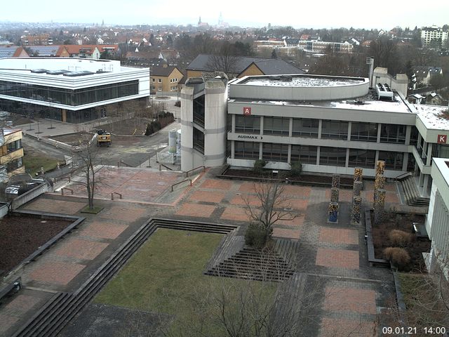 Foto der Webcam: Verwaltungsgebäude, Innenhof mit Audimax, Hörsaal-Gebäude 1