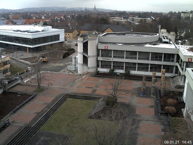 Foto der Webcam: Verwaltungsgebäude, Innenhof mit Audimax, Hörsaal-Gebäude 1