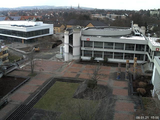 Foto der Webcam: Verwaltungsgebäude, Innenhof mit Audimax, Hörsaal-Gebäude 1