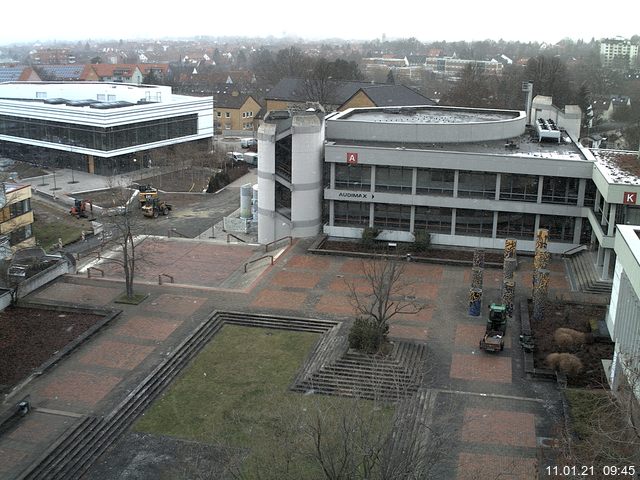 Foto der Webcam: Verwaltungsgebäude, Innenhof mit Audimax, Hörsaal-Gebäude 1