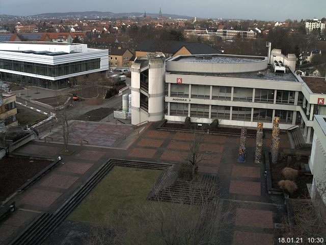 Foto der Webcam: Verwaltungsgeb&auml;ude, Innenhof mit Audimax, H&ouml;rsaal-Geb&auml;ude 1