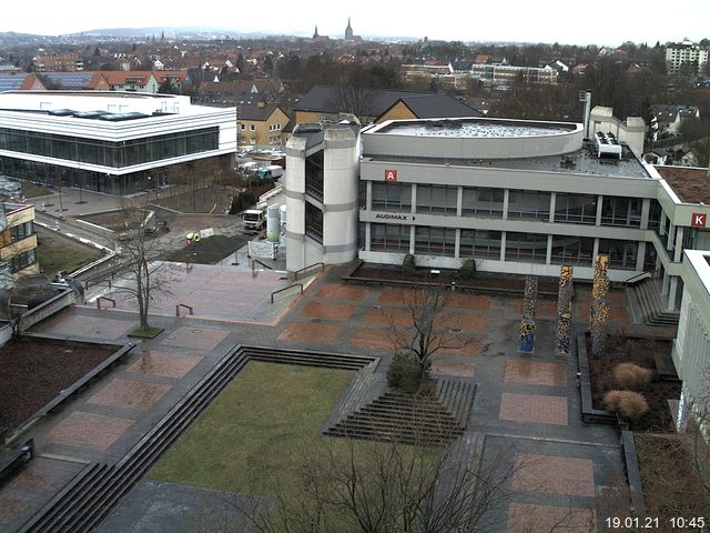 Foto der Webcam: Verwaltungsgebäude, Innenhof mit Audimax, Hörsaal-Gebäude 1