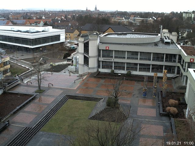 Foto der Webcam: Verwaltungsgebäude, Innenhof mit Audimax, Hörsaal-Gebäude 1