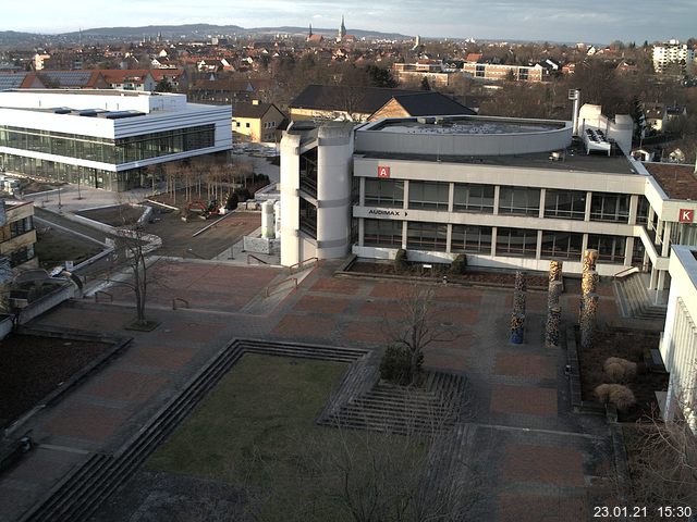 Foto der Webcam: Verwaltungsgeb&auml;ude, Innenhof mit Audimax, H&ouml;rsaal-Geb&auml;ude 1