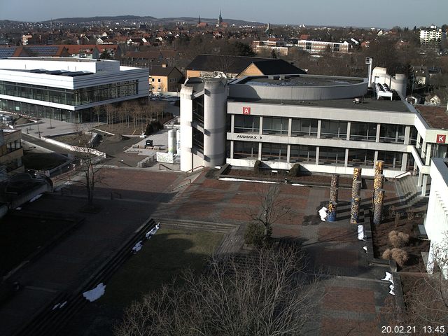 Foto der Webcam: Verwaltungsgebäude, Innenhof mit Audimax, Hörsaal-Gebäude 1