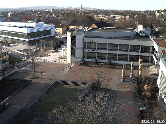 Foto der Webcam: Verwaltungsgeb&auml;ude, Innenhof mit Audimax, H&ouml;rsaal-Geb&auml;ude 1