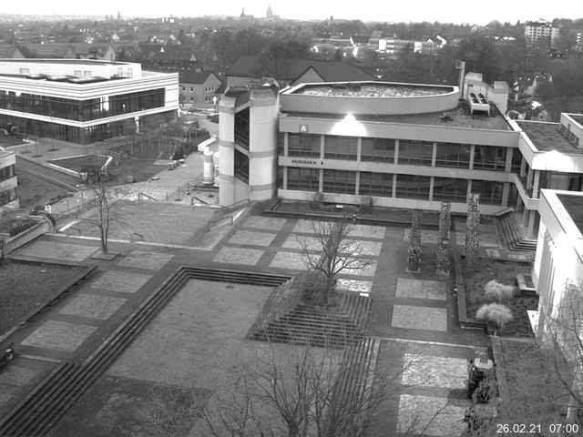 Foto der Webcam: Verwaltungsgeb&auml;ude, Innenhof mit Audimax, H&ouml;rsaal-Geb&auml;ude 1