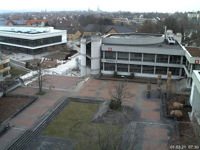Foto der Webcam: Verwaltungsgeb&auml;ude, Innenhof mit Audimax, H&ouml;rsaal-Geb&auml;ude 1