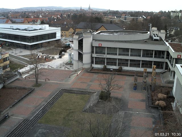 Foto der Webcam: Verwaltungsgeb&auml;ude, Innenhof mit Audimax, H&ouml;rsaal-Geb&auml;ude 1