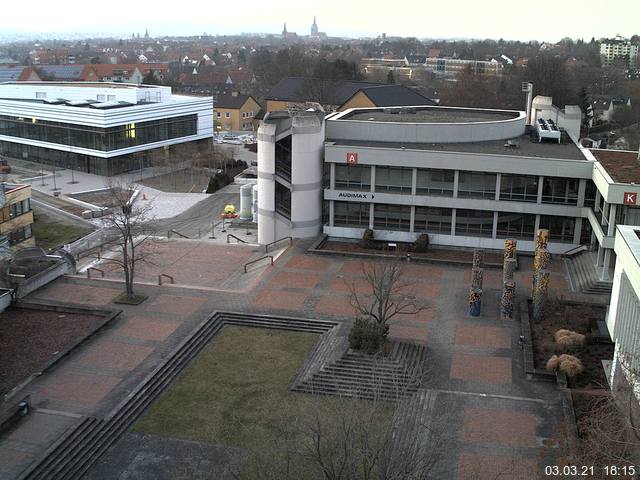 Foto der Webcam: Verwaltungsgeb&auml;ude, Innenhof mit Audimax, H&ouml;rsaal-Geb&auml;ude 1