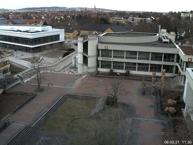 Foto der Webcam: Verwaltungsgeb&auml;ude, Innenhof mit Audimax, H&ouml;rsaal-Geb&auml;ude 1