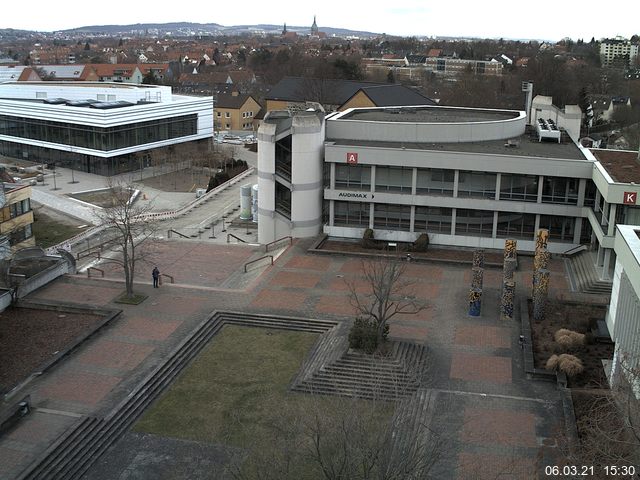 Foto der Webcam: Verwaltungsgeb&auml;ude, Innenhof mit Audimax, H&ouml;rsaal-Geb&auml;ude 1