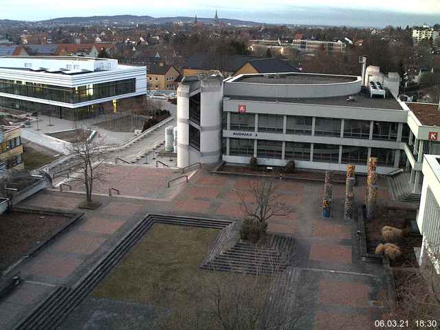 Foto der Webcam: Verwaltungsgeb&auml;ude, Innenhof mit Audimax, H&ouml;rsaal-Geb&auml;ude 1
