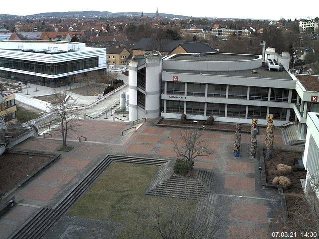 Foto der Webcam: Verwaltungsgeb&auml;ude, Innenhof mit Audimax, H&ouml;rsaal-Geb&auml;ude 1