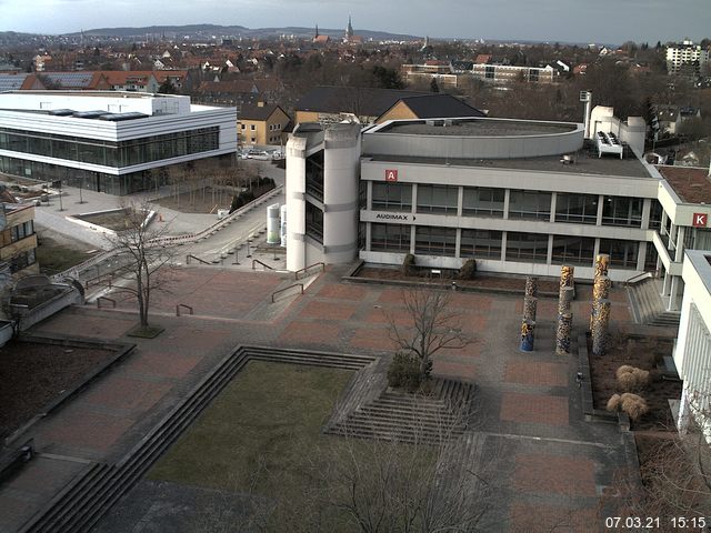 Foto der Webcam: Verwaltungsgeb&auml;ude, Innenhof mit Audimax, H&ouml;rsaal-Geb&auml;ude 1