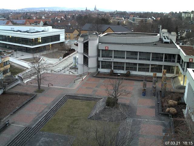 Foto der Webcam: Verwaltungsgeb&auml;ude, Innenhof mit Audimax, H&ouml;rsaal-Geb&auml;ude 1