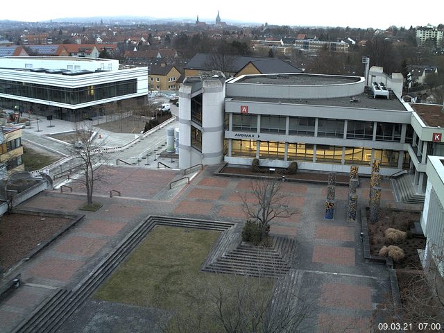 Foto der Webcam: Verwaltungsgeb&auml;ude, Innenhof mit Audimax, H&ouml;rsaal-Geb&auml;ude 1