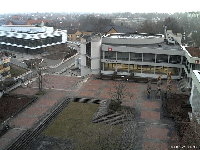 Foto der Webcam: Verwaltungsgeb&auml;ude, Innenhof mit Audimax, H&ouml;rsaal-Geb&auml;ude 1