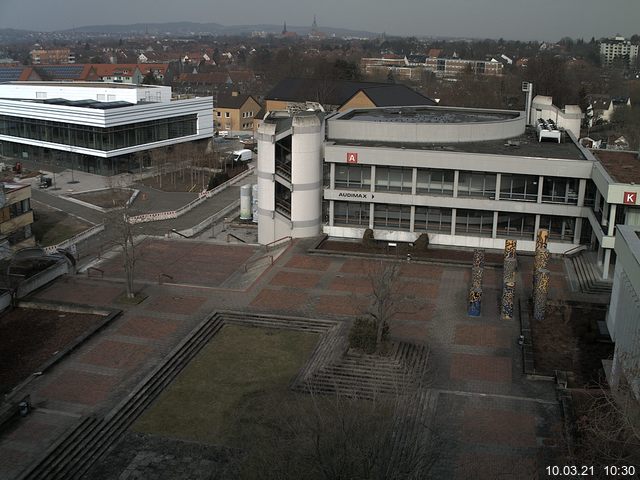Foto der Webcam: Verwaltungsgeb&auml;ude, Innenhof mit Audimax, H&ouml;rsaal-Geb&auml;ude 1