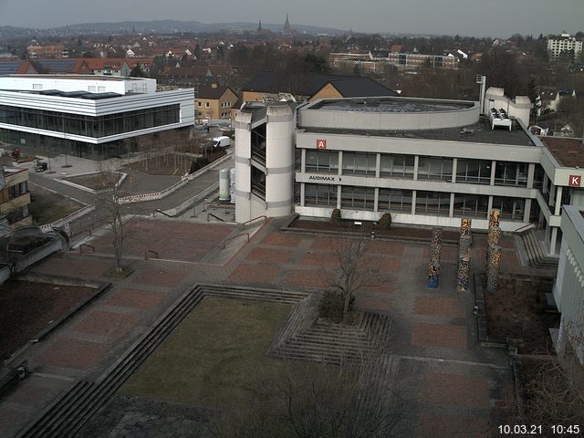 Foto der Webcam: Verwaltungsgeb&auml;ude, Innenhof mit Audimax, H&ouml;rsaal-Geb&auml;ude 1