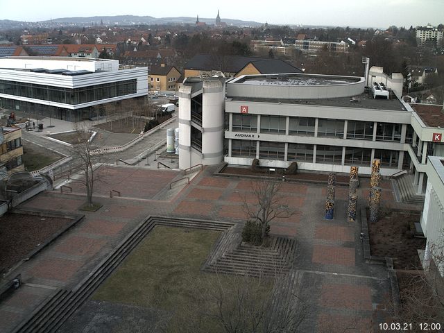Foto der Webcam: Verwaltungsgeb&auml;ude, Innenhof mit Audimax, H&ouml;rsaal-Geb&auml;ude 1