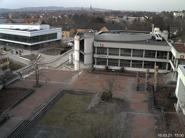 Foto der Webcam: Verwaltungsgeb&auml;ude, Innenhof mit Audimax, H&ouml;rsaal-Geb&auml;ude 1