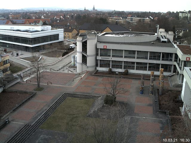 Foto der Webcam: Verwaltungsgeb&auml;ude, Innenhof mit Audimax, H&ouml;rsaal-Geb&auml;ude 1