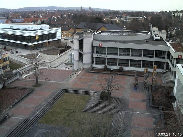 Foto der Webcam: Verwaltungsgeb&auml;ude, Innenhof mit Audimax, H&ouml;rsaal-Geb&auml;ude 1