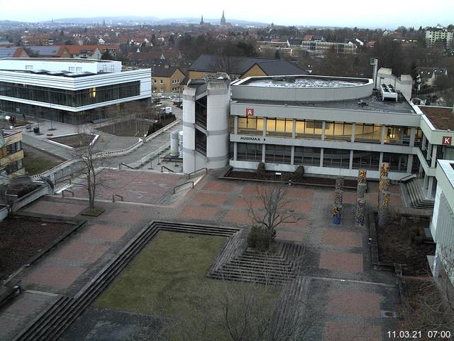 Foto der Webcam: Verwaltungsgeb&auml;ude, Innenhof mit Audimax, H&ouml;rsaal-Geb&auml;ude 1